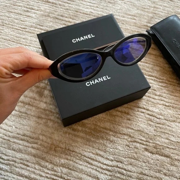 Brand new never worn navy Chanel cat eyes sunglasses - Picture 7 of 7